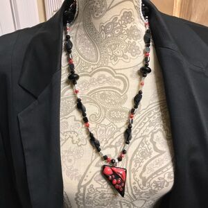 HANDMADE  COSTUME BEAD NECKLACE WITH GLASS PENDANT